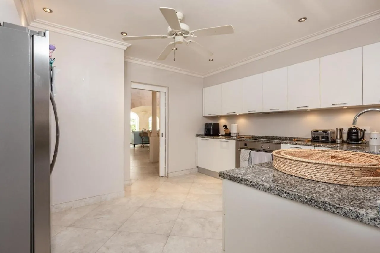 Lonetrees - Large Luxury Private Villa W Pool Saint James