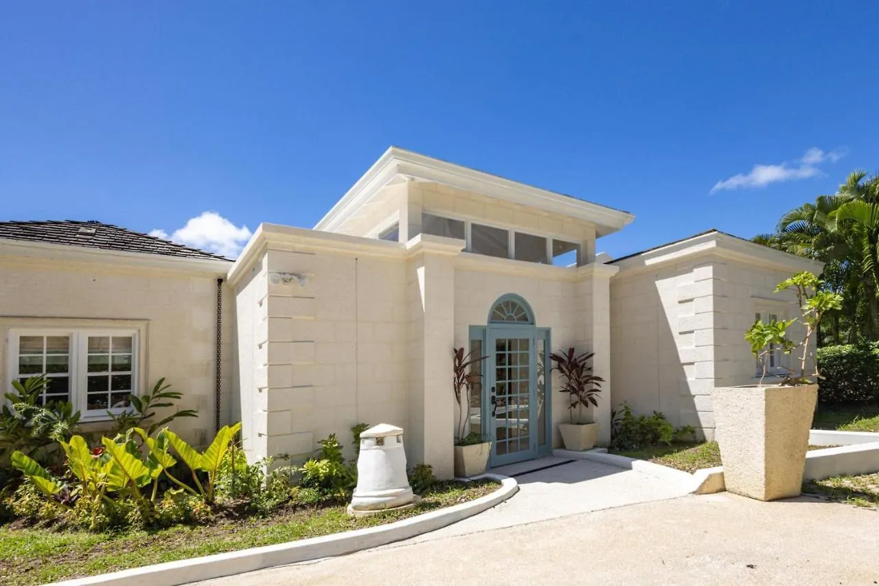 Lonetrees - Large Luxury Private Villa W Pool location